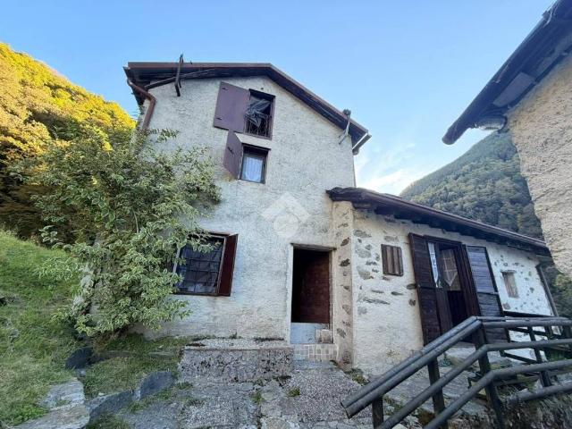 Villa Indipendente in vendita a Al Ponte, Premana
