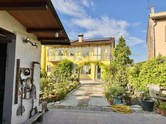 Villa Indipendente in vendita a Pressana, Veneto