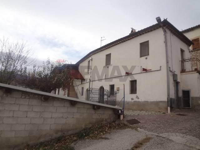 Villa Indipendente in vendita a Fara Filiorum Petri, Abruzzo