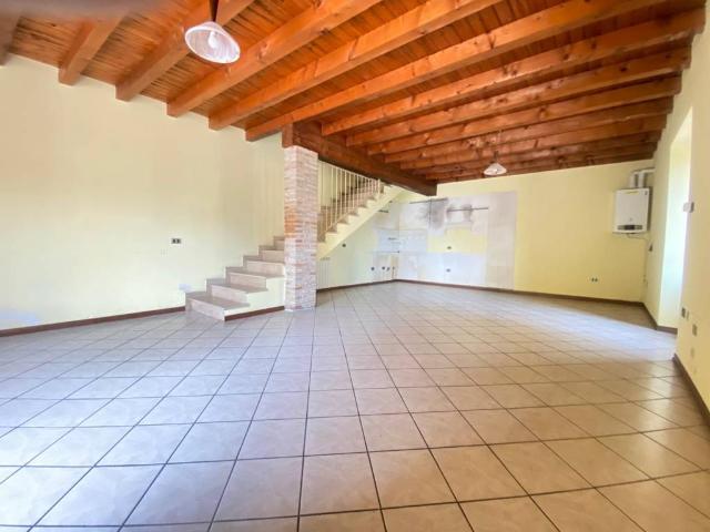 Villa Indipendente in vendita a Prevalle, Lombardia