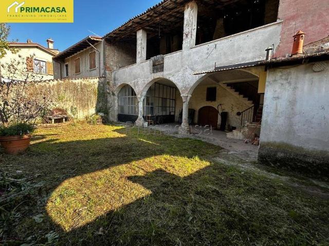 Rustico in vendita a Prevalle, Lombardia