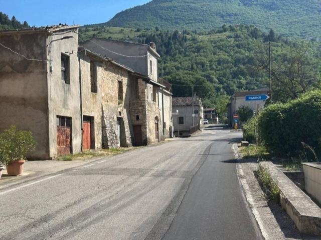 Villa Indipendente in vendita a Prezza, Abruzzo