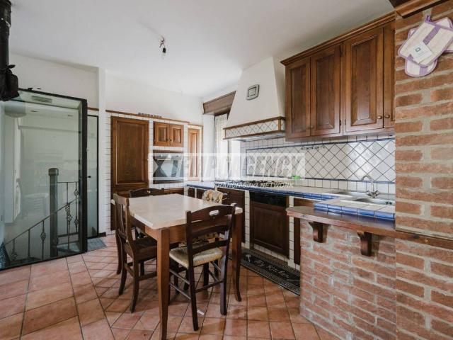 Villa Indipendente in vendita a Unione dei comuni del Distretto Ceramico, Prignano Sulla Secchia