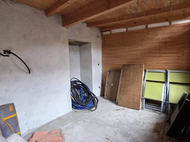 Villa Indipendente in vendita a Primaluna, Lombardia