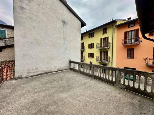 Villa Indipendente in vendita a Primaluna, Lombardia