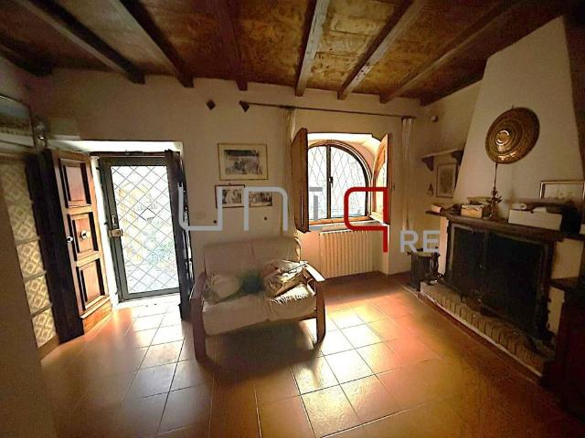 Villa Indipendente in vendita a Priverno, Lazio