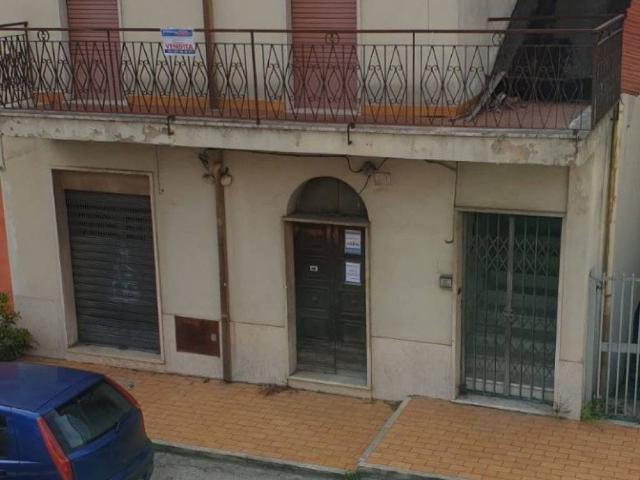 Villa Indipendente in vendita a Priverno, Lazio