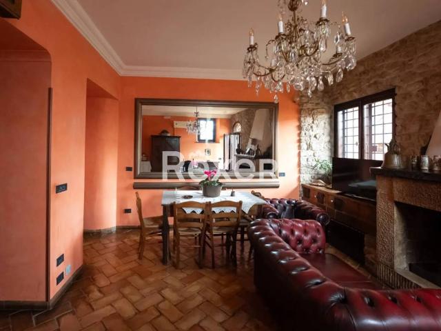 Villa Indipendente in vendita a Priverno, Lazio