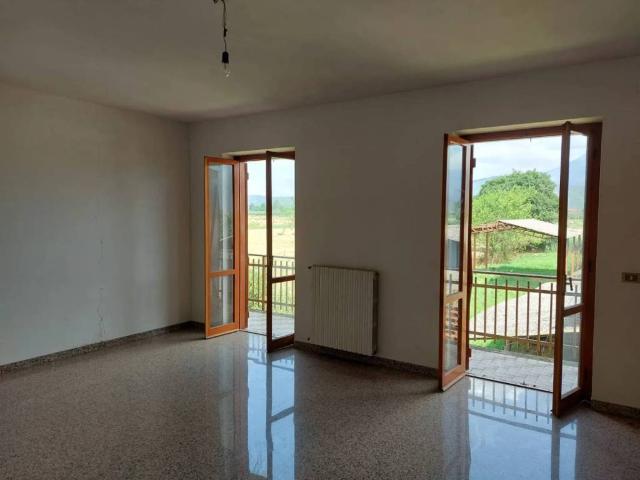Villa Indipendente in vendita a Priverno, Lazio