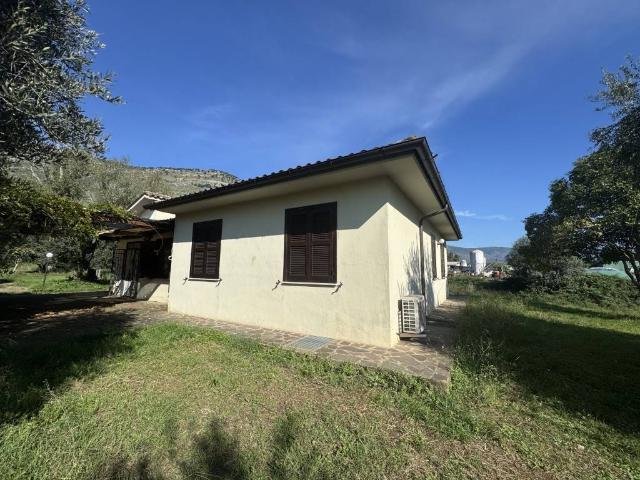 Villa Indipendente in vendita a Prossedi, Lazio