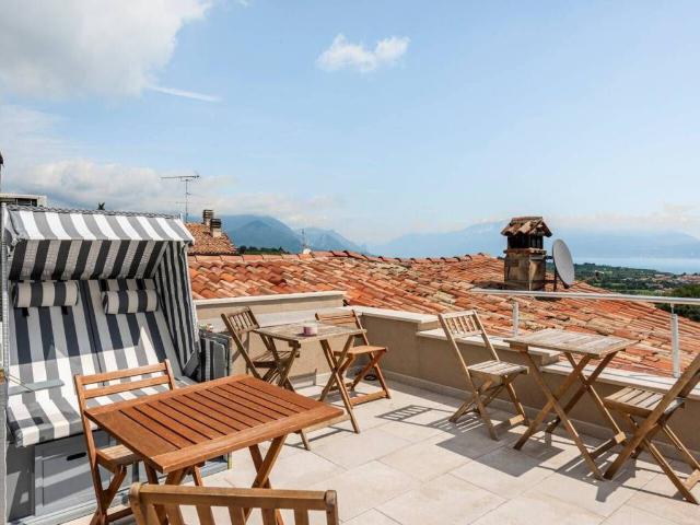 Villa Indipendente in vendita a Puegnago, Lombardia