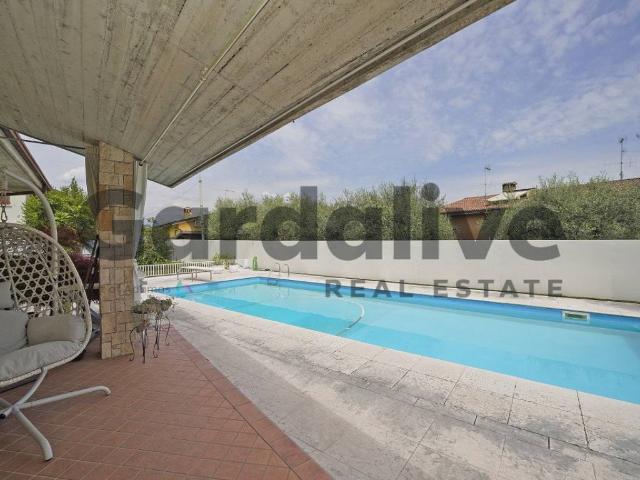 Villa Indipendente in vendita a Puegnago, Lombardia