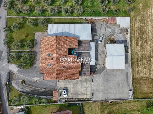 Villa Indipendente in vendita a Puegnago, Lombardia
