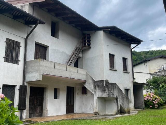 Villa Indipendente in vendita a Pulfero, Friuli-Venezia Giulia