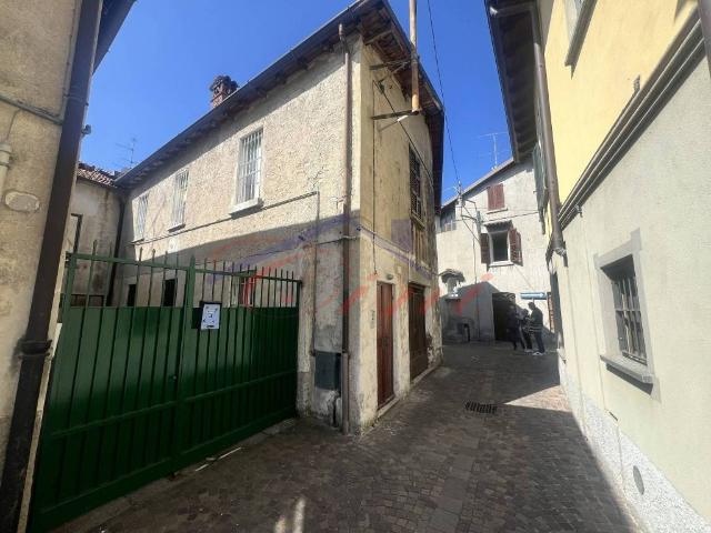 Villa Indipendente in vendita a Pusiano, Como