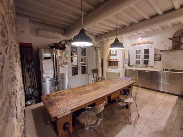 Villa Indipendente in vendita a Quarrata, Toscana