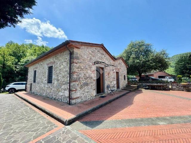 Villa Indipendente in vendita a Quarrata, Toscana