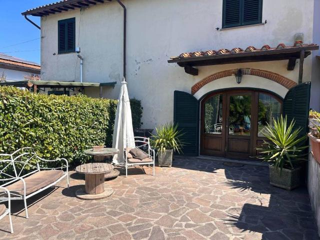 Villa Indipendente in vendita a Valenzatico, Quarrata