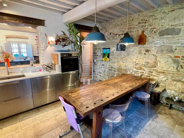 Villa Indipendente in vendita a Quarrata, Toscana