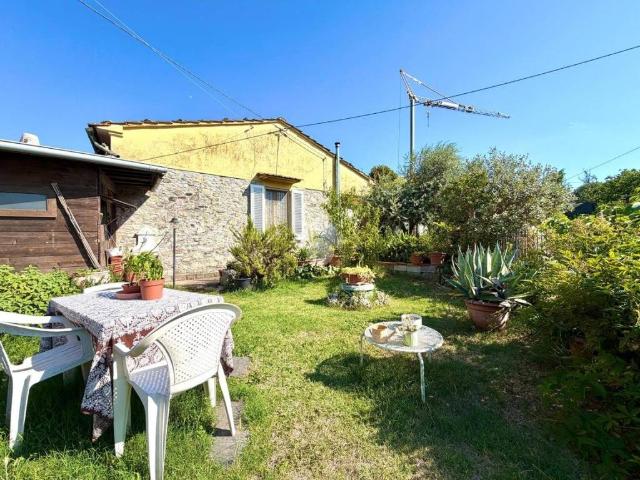 Villa Indipendente in vendita a Quarrata, Toscana
