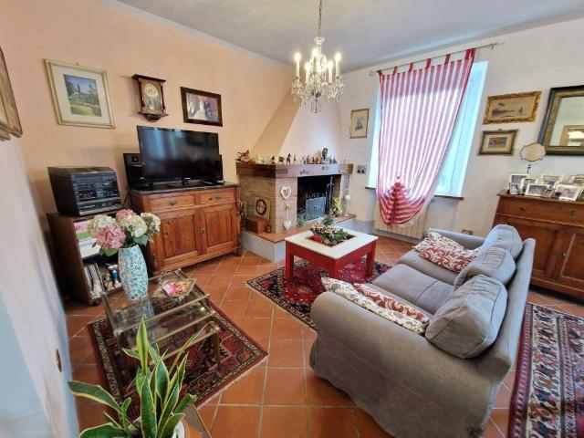 Villa Indipendente in vendita a Casini, Quarrata