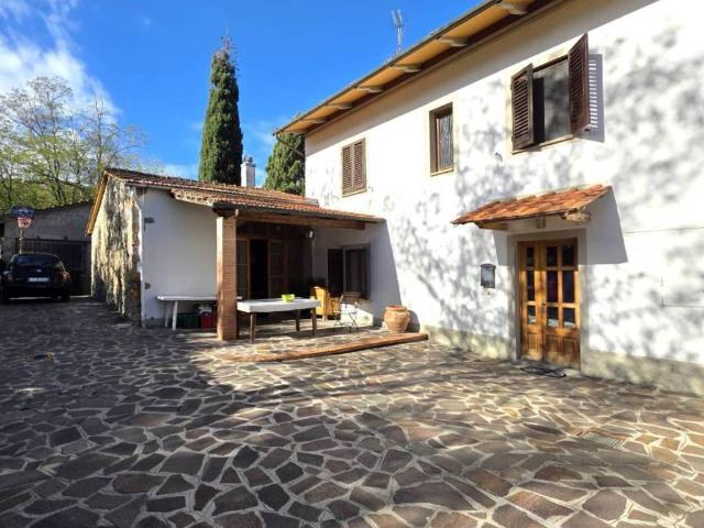 Villa Indipendente in vendita a Quarrata, Pistoia