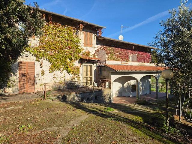 Villa Indipendente in vendita a Quarrata, Pistoia