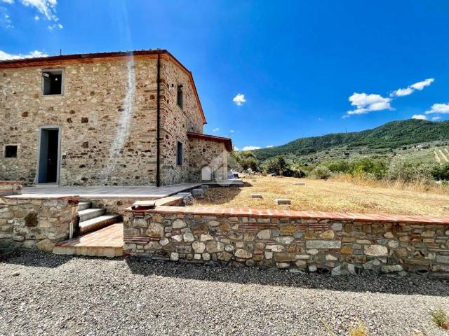 Villa Indipendente in vendita a Buriano, Quarrata