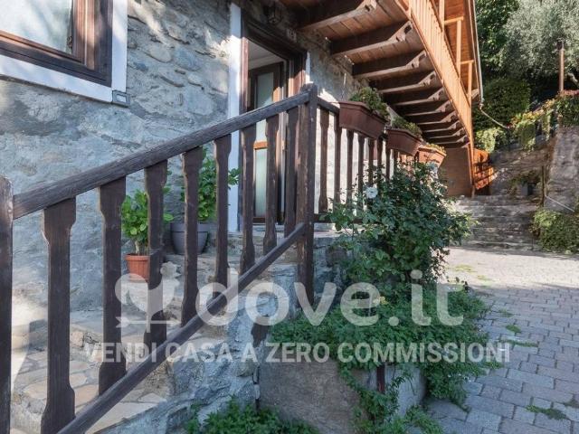 Villa Indipendente in vendita a Villair, Quart