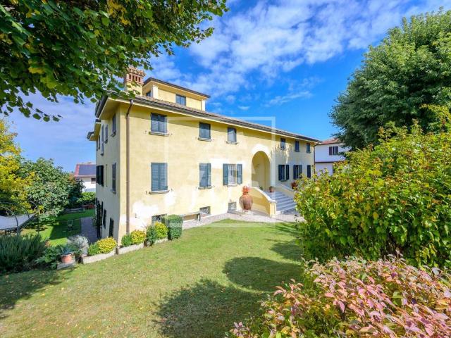 Villa Indipendente in vendita a Colline Matildiche, Re
