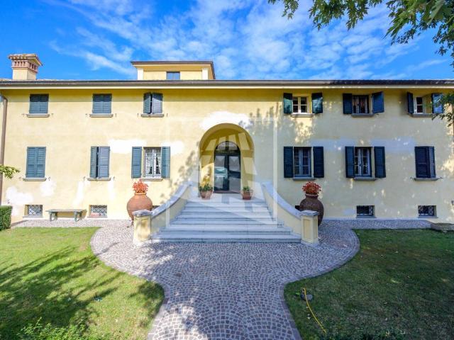 Villa Indipendente in vendita a Roncolo, Quattro Castella