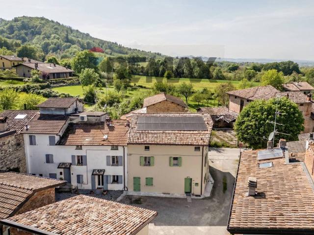 Villa Indipendente in vendita a Colline Matildiche, Re