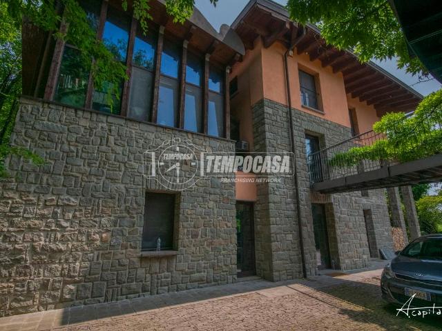 Villa Indipendente in vendita a Colline Matildiche, Re