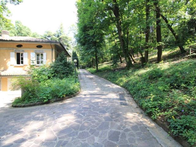 Villa Indipendente in vendita a Colline Matildiche, Re