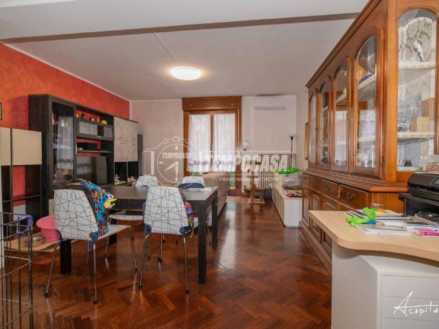 Villa Indipendente in vendita a Colline Matildiche, Re