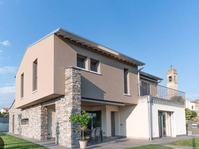 Villa Indipendente in vendita a Colline Matildiche, Re
