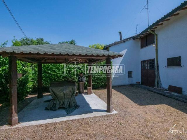 Villa Indipendente in vendita a Colline Matildiche, Re