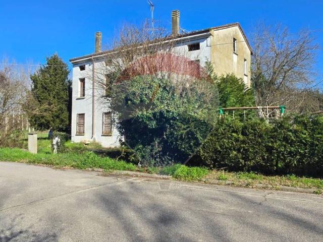 Villa Indipendente in vendita a Unione dei comuni Isola Mantovana, Quingentole