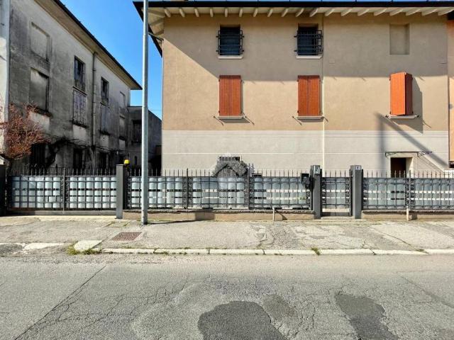 Villa Indipendente in vendita a Quinzano D'oglio, Lombardia
