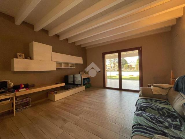 Villa Indipendente in vendita a Quinzano D'oglio, Lombardia