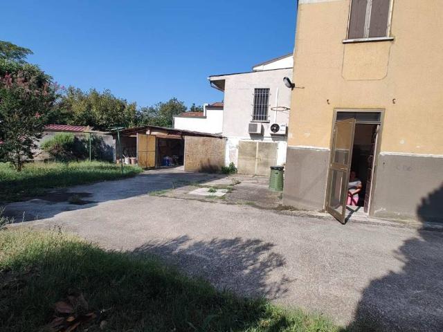 Villa Indipendente in vendita a Quistello, Lombardia