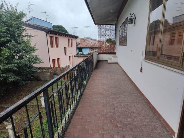 Villa Indipendente in vendita a Quistello, Lombardia
