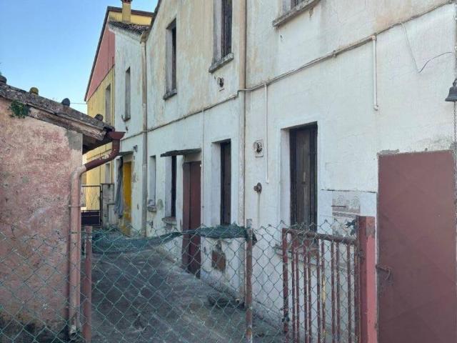 Villa Indipendente in vendita a Quistello, Lombardia