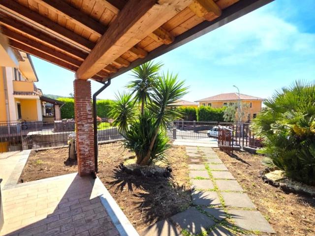 Villa Indipendente in vendita a Cisterna, Ragalna