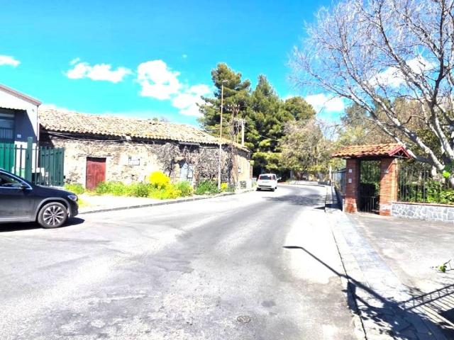 Villa Indipendente in vendita a Santa Barbara, Ragalna
