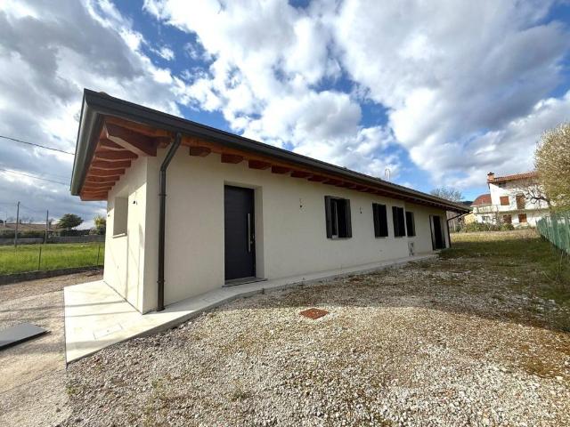 Villa Indipendente in vendita a Ragogna, Friuli-Venezia Giulia