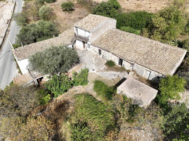 Villa Indipendente in vendita a Ragusa, Sicilia