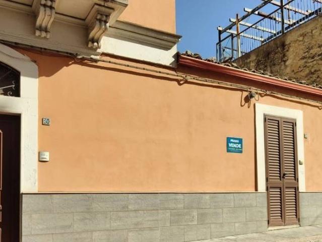 Villa Indipendente in vendita a Cappuccini, Ragusa