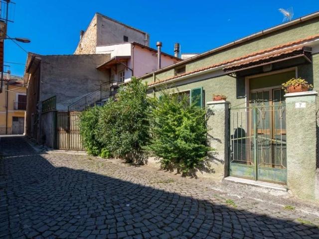 Villa Indipendente in vendita a Raiano, L'Aquila