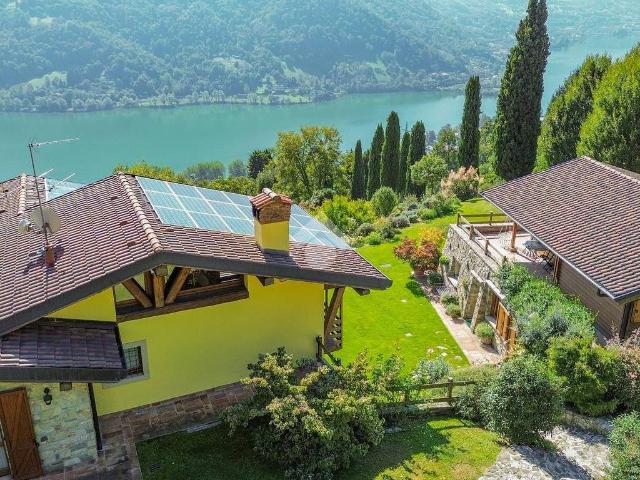 Villa Indipendente in vendita a Madrera, Ranzanico